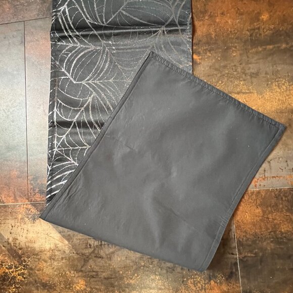 Black & Silver Glittery Cobweb/Spider Web Tablecloth & Table Runner Set - Picture 10 of 13
